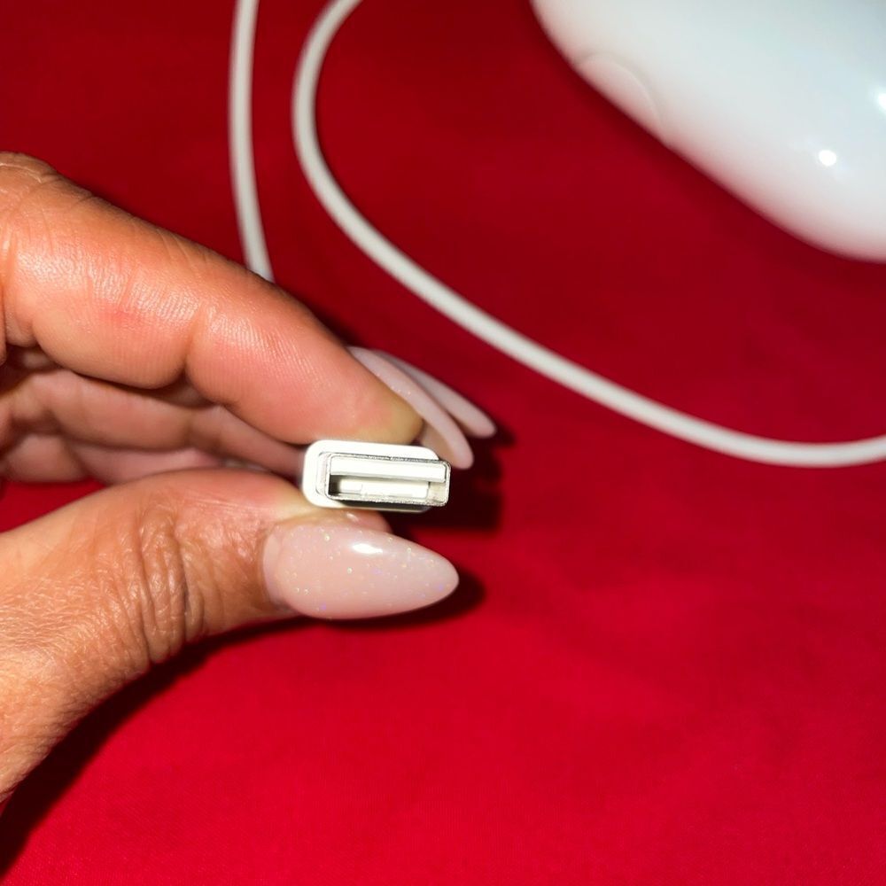Apple Sleek White USB Mouse - Picture 2 of 6